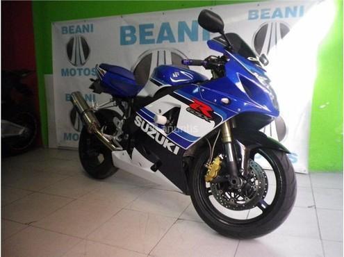 SUZUKI GSX R750