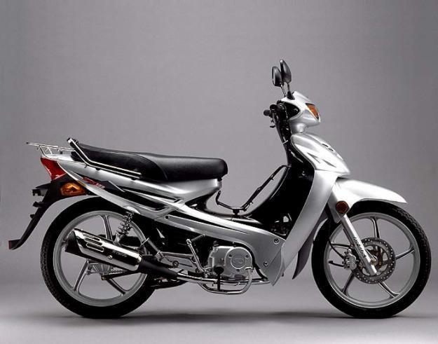 Vendo Moto Kymco 125 cc NUEVA (Sólo 1500 Km)