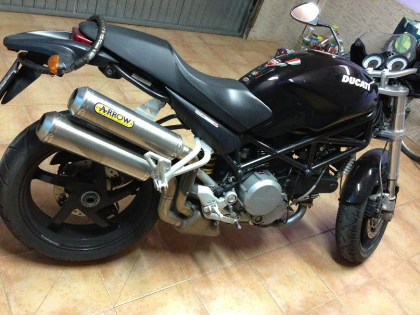 Ducati Monster SR2