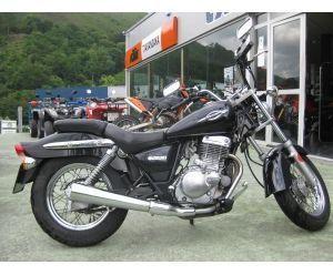 SUZUKI GZ 250 MARAUDER