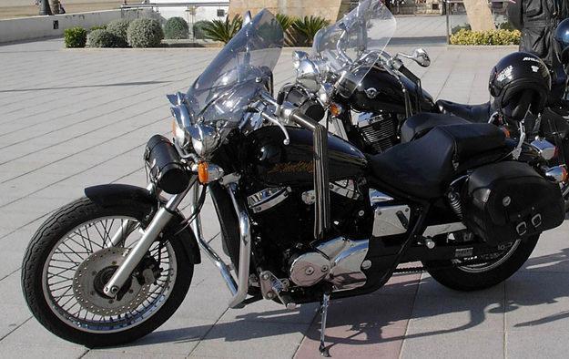 Vendo Hona Black Widow 750 cc custom