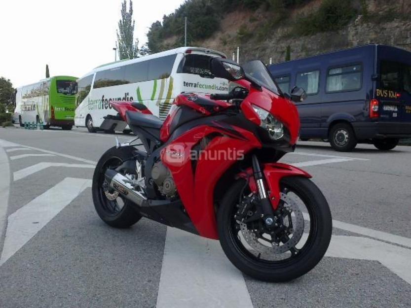 Honda cbr 1000rr fireblade