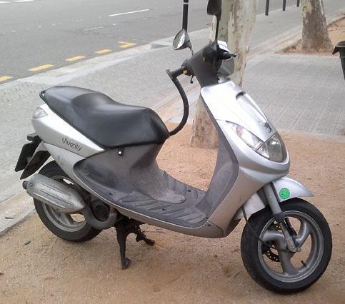 Moto scooter peugeot vivacity 100