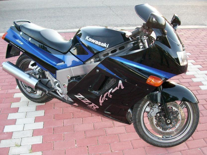 Kawasaki zzr1100 negra y azul