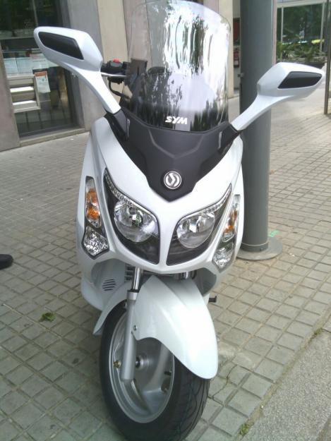 vendo o cambio moto sym GTS 125 comprada en mayo 2013
