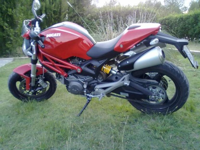 2011 Ducati Monster 696 Plus