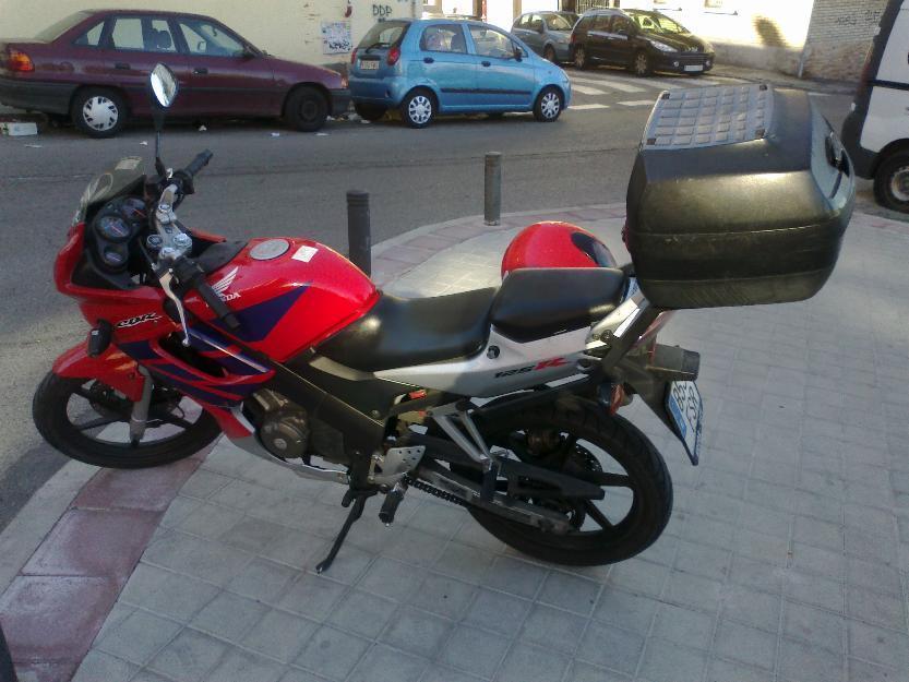 Honda cbr125r único dueño