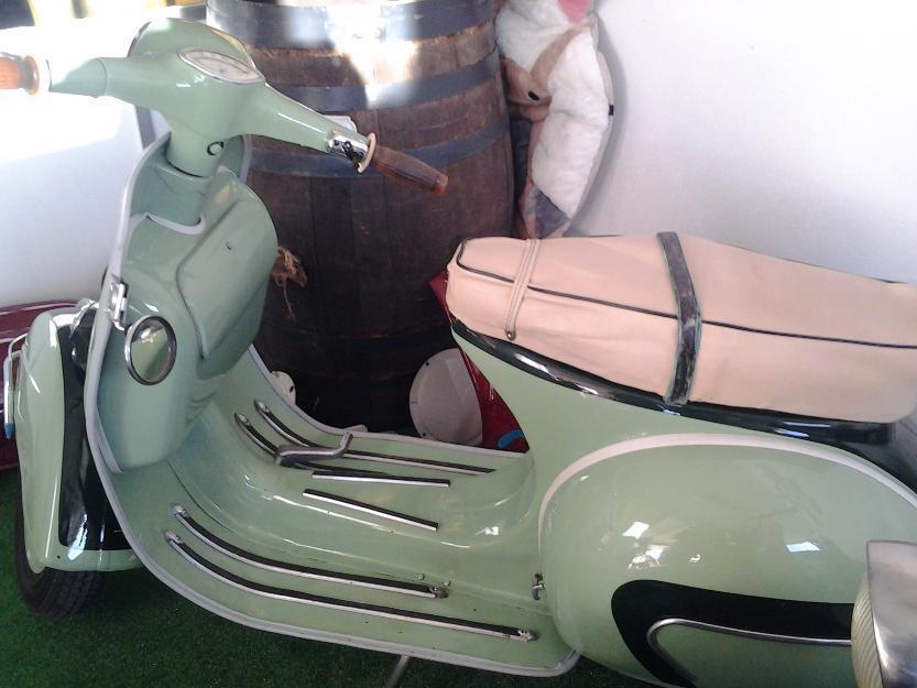 Vespa 150 restaurada año 64